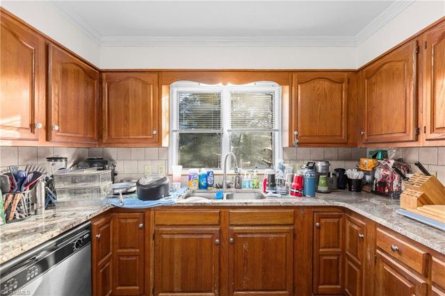 2016 Candelar Drive, High Point, NC 27265