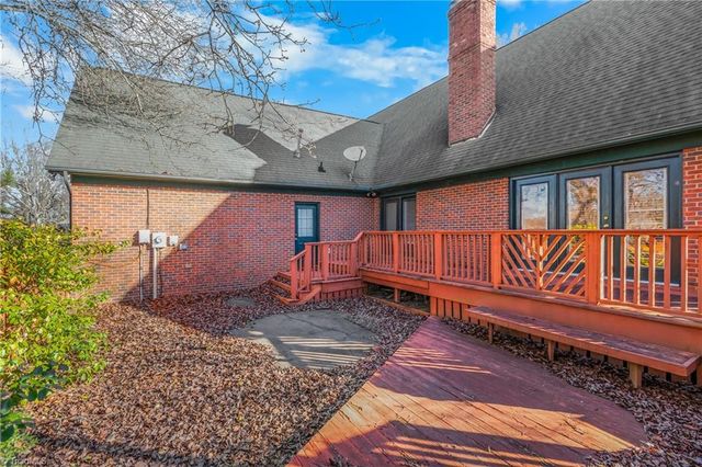 2016 Candelar Drive, High Point, NC 27265