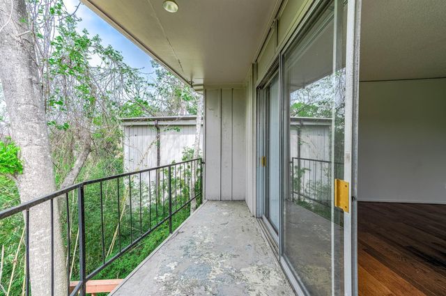 8211 Katy Freeway 10, Houston, TX 77024