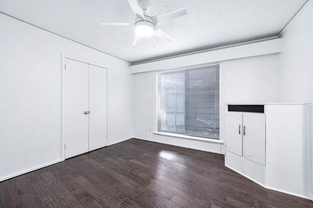 8211 Katy Freeway 10, Houston, TX 77024
