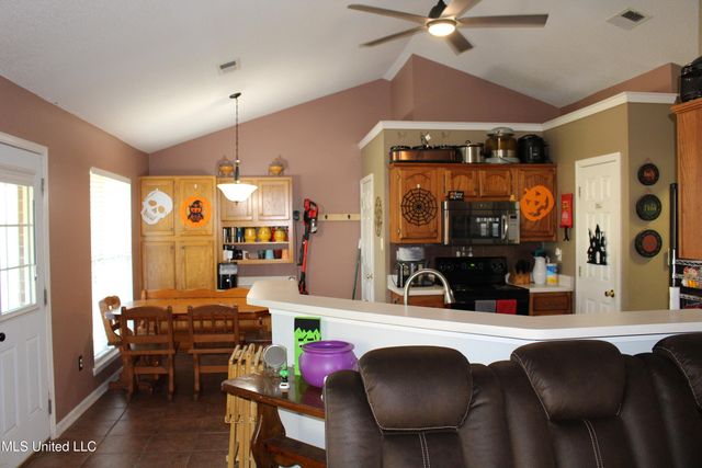 6266 Oak Circle, W, Olive Branch, MS 38654