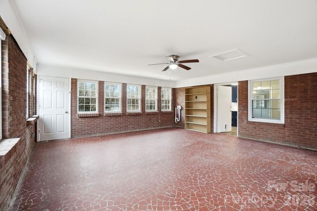 25 American Avenue NE, Concord, NC 28025