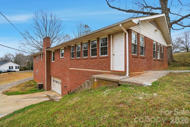 25 American Avenue NE, Concord, NC 28025