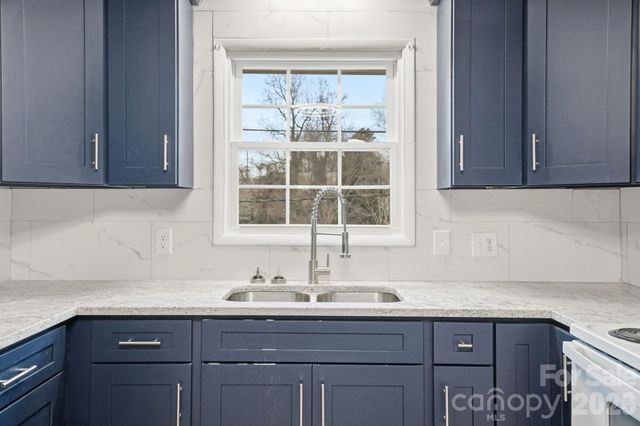 25 American Avenue NE, Concord, NC 28025