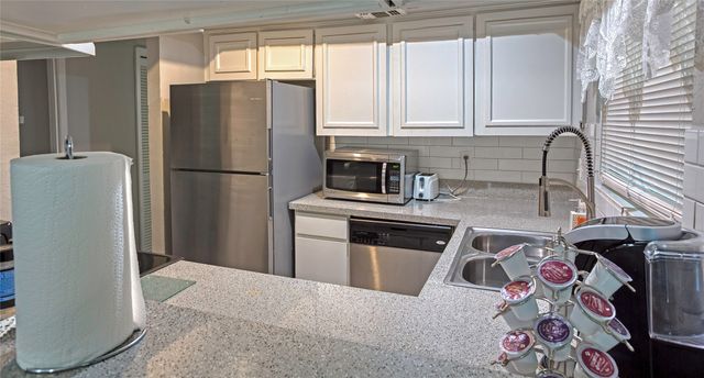 2648 Santa Barbara Drive, Grand Prairie, TX 75052