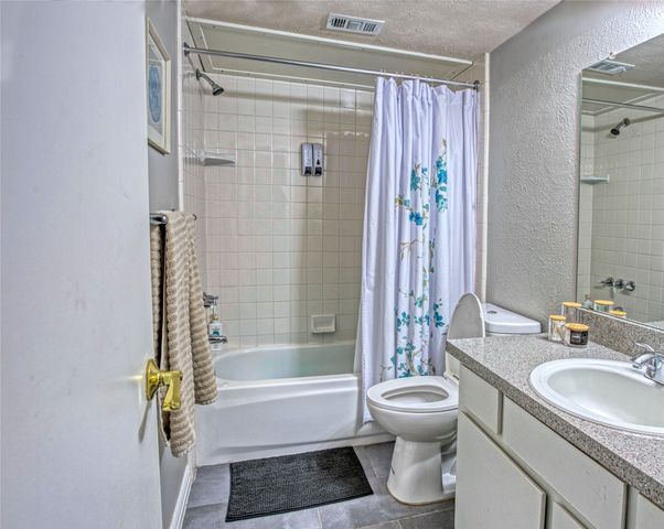 2648 Santa Barbara Drive, Grand Prairie, TX 75052