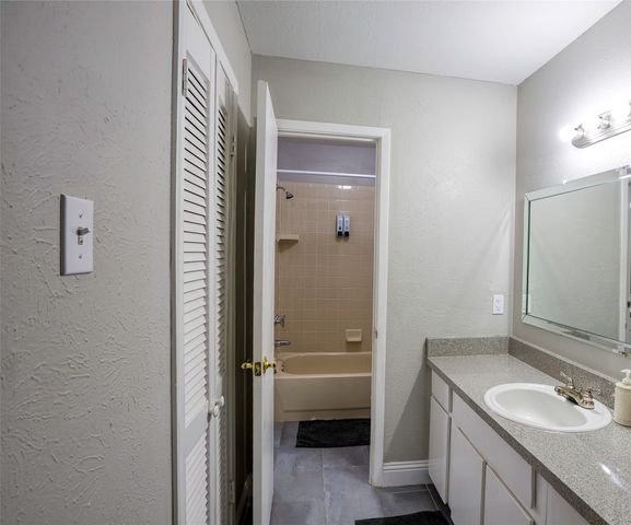 2648 Santa Barbara Drive, Grand Prairie, TX 75052