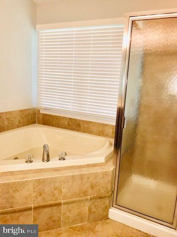 22 NESTLEWOOD WAY, Princeton, NJ 08540