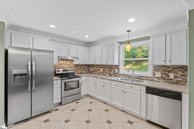 104 Pinonwood Court, Simpsonville, SC 29680