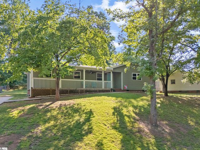 104 Pinonwood Court, Simpsonville, SC 29680
