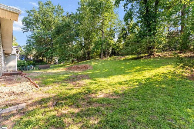 104 Pinonwood Court, Simpsonville, SC 29680