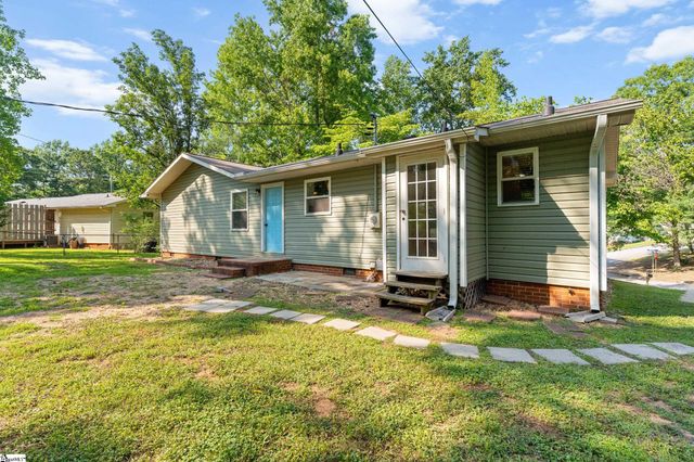 104 Pinonwood Court, Simpsonville, SC 29680