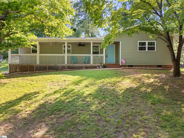 104 Pinonwood Court, Simpsonville, SC 29680