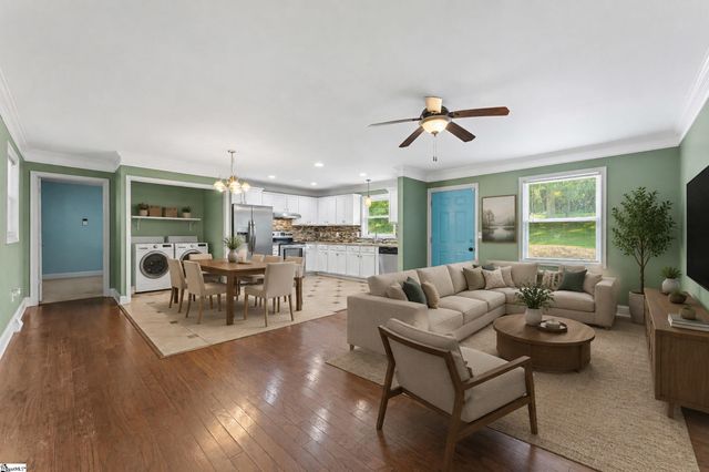 104 Pinonwood Court, Simpsonville, SC 29680