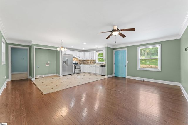 104 Pinonwood Court, Simpsonville, SC 29680