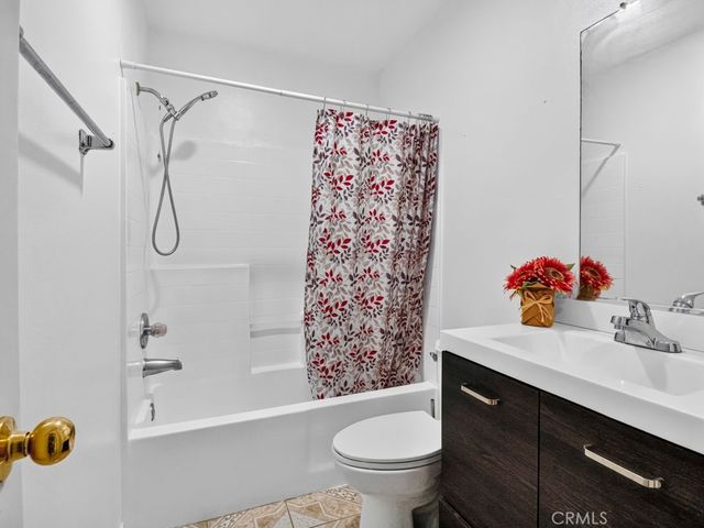 15393 Holly Drive, Fontana, CA 92335