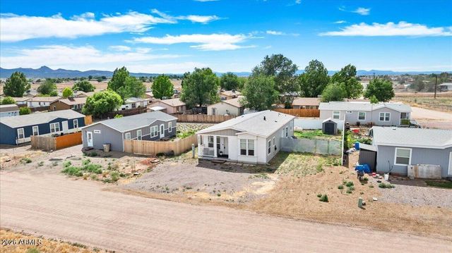 24460 N MARBLEHEAD Avenue, Paulden, AZ 86334