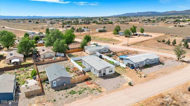 24460 N MARBLEHEAD Avenue, Paulden, AZ 86334