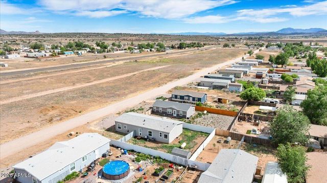 24460 N MARBLEHEAD Avenue, Paulden, AZ 86334