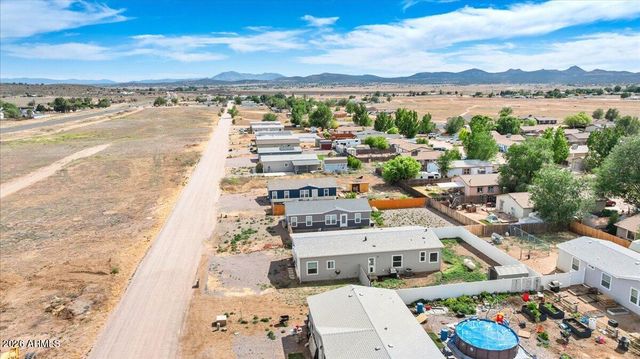 24460 N MARBLEHEAD Avenue, Paulden, AZ 86334