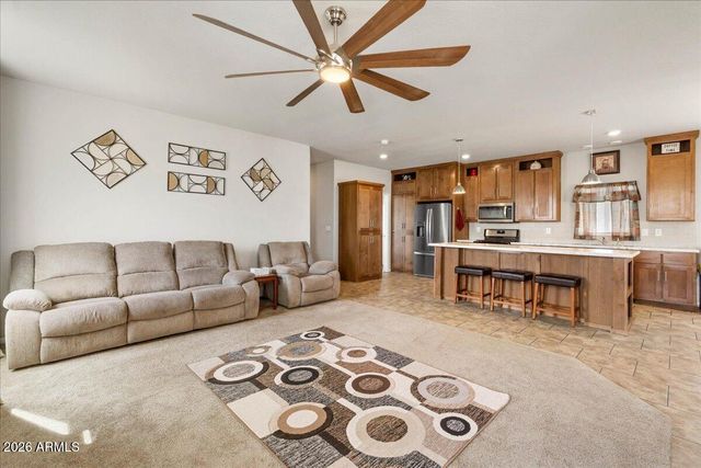 24460 N MARBLEHEAD Avenue, Paulden, AZ 86334