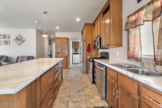 24460 N MARBLEHEAD Avenue, Paulden, AZ 86334