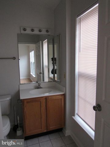 37 W KYLA MARIE DR, Newark, DE 19702