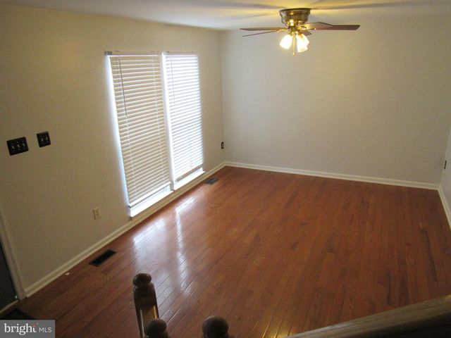 37 W KYLA MARIE DR, Newark, DE 19702