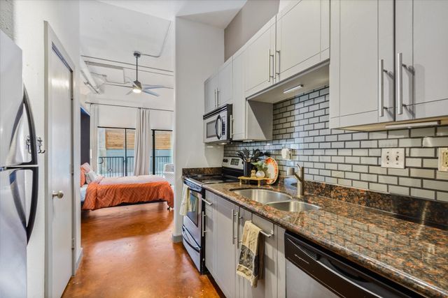 2205 Mckinney Street 309, Houston, TX 77003