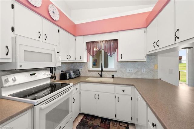 3941 Sabal Springs BLVD, North Fort Myers, FL 33917