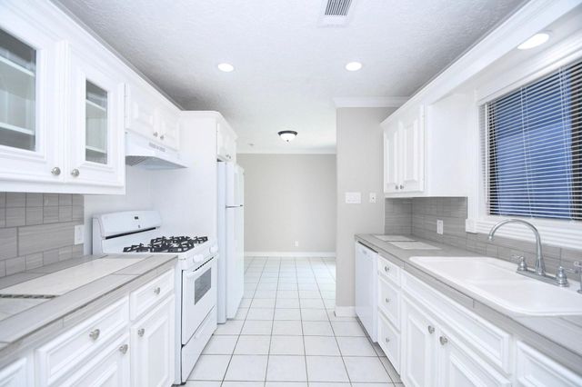 4726 Charriton Drive, Houston, TX 77039