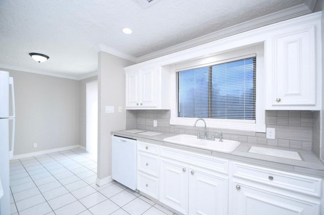 4726 Charriton Drive, Houston, TX 77039