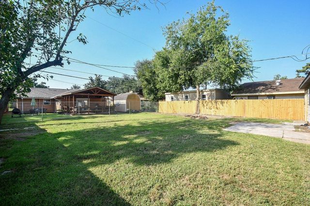 4726 Charriton Drive, Houston, TX 77039