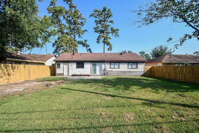 4726 Charriton Drive, Houston, TX 77039