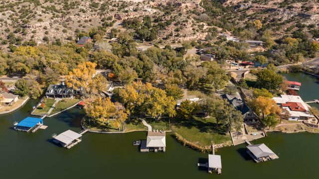 412 N SHORE Drive, Amarillo, TX 79118