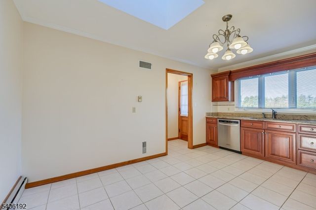 18 Cortelyous Ln, Franklin Twp., NJ 08873