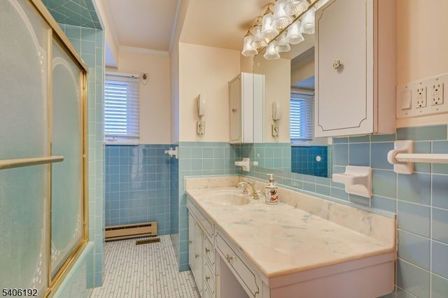 18 Cortelyous Ln, Franklin Twp., NJ 08873