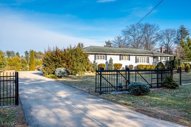 18 Cortelyous Ln, Franklin Twp., NJ 08873