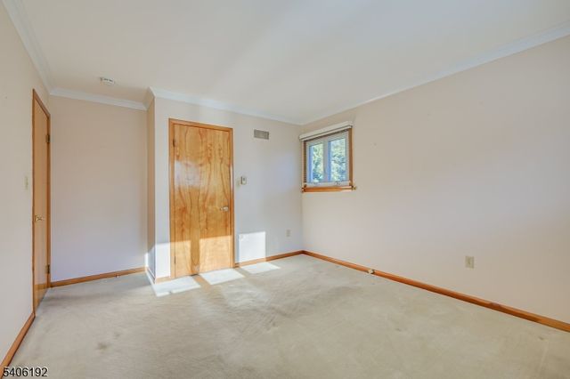 18 Cortelyous Ln, Franklin Twp., NJ 08873