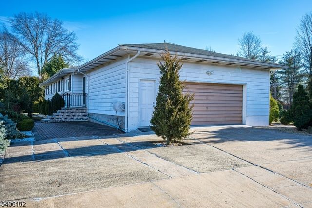 18 Cortelyous Ln, Franklin Twp., NJ 08873