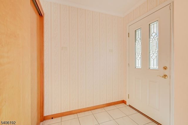 18 Cortelyous Ln, Franklin Twp., NJ 08873