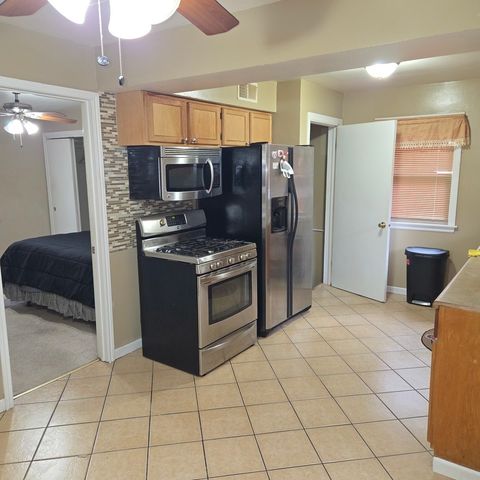 15603 Marshfield Avenue, Harvey, IL 60426