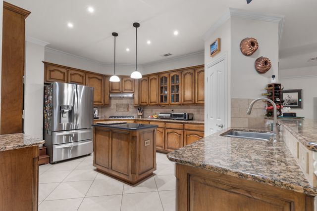 3317 Stonecrest Drive, Grapevine, TX 76051