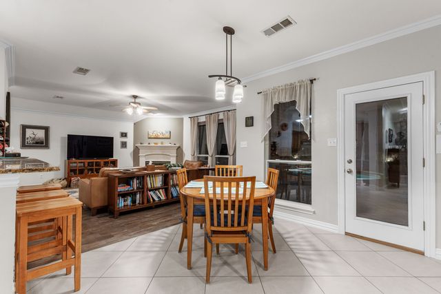 3317 Stonecrest Drive, Grapevine, TX 76051