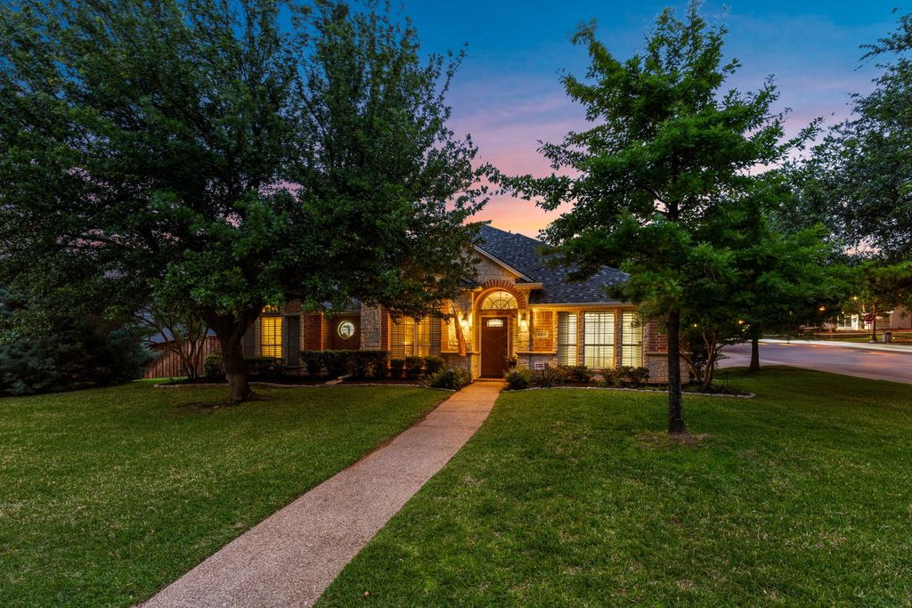 3317 Stonecrest Drive, Grapevine, TX 76051
