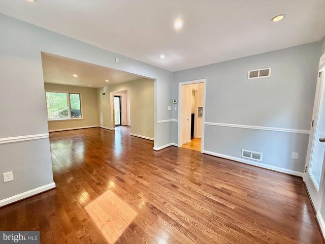 4439 SPRINGDALE ST NW, Washington, DC 20016