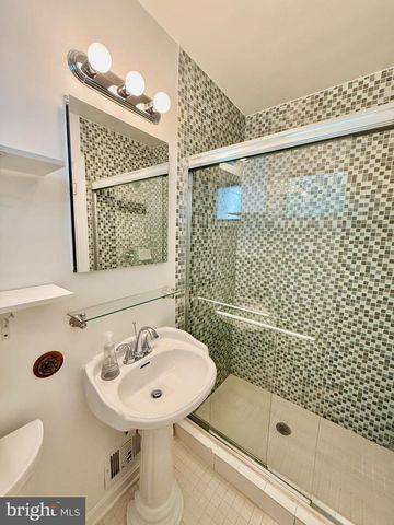 4439 SPRINGDALE ST NW, Washington, DC 20016