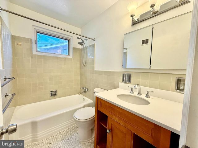 4439 SPRINGDALE ST NW, Washington, DC 20016