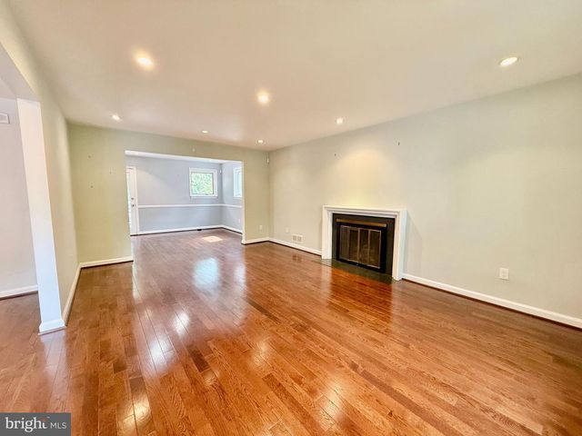4439 SPRINGDALE ST NW, Washington, DC 20016