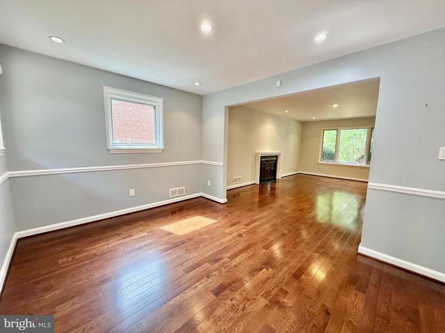4439 SPRINGDALE ST NW, Washington, DC 20016